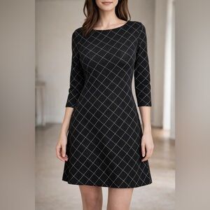 Skies Are Blue Black & Gold Diamond Pattern Shift Dress – NWT